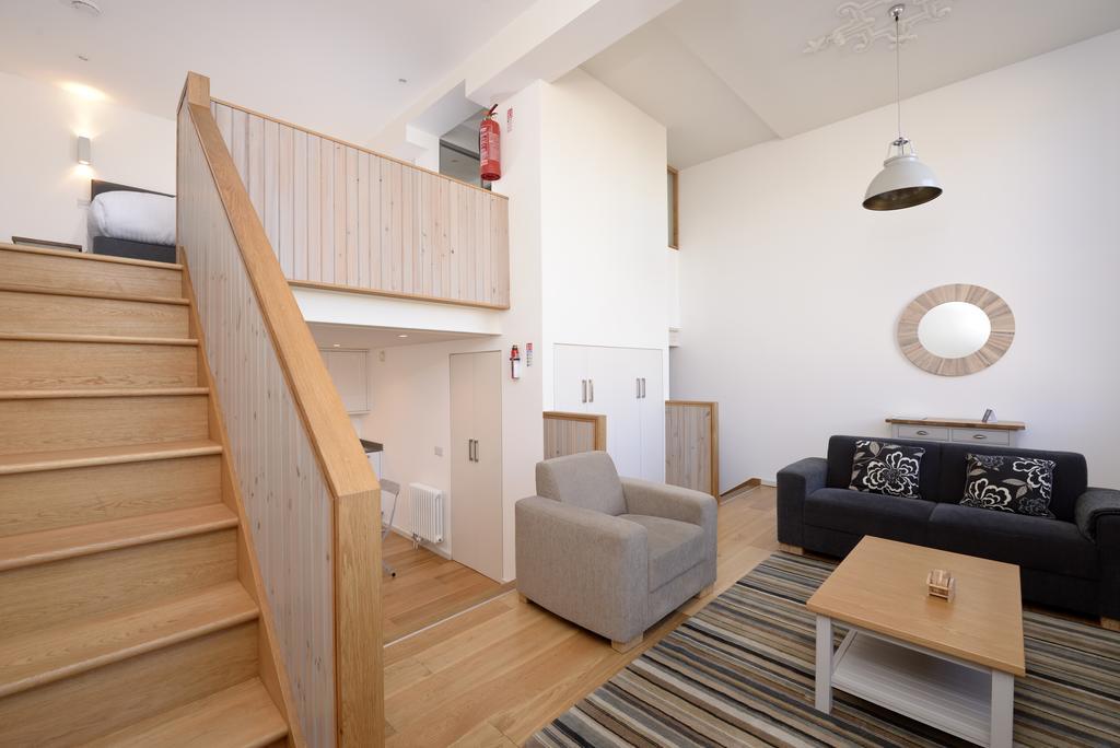 Appartamento Destiny Scotland - Broughton St Lofts Edimburgo Esterno foto