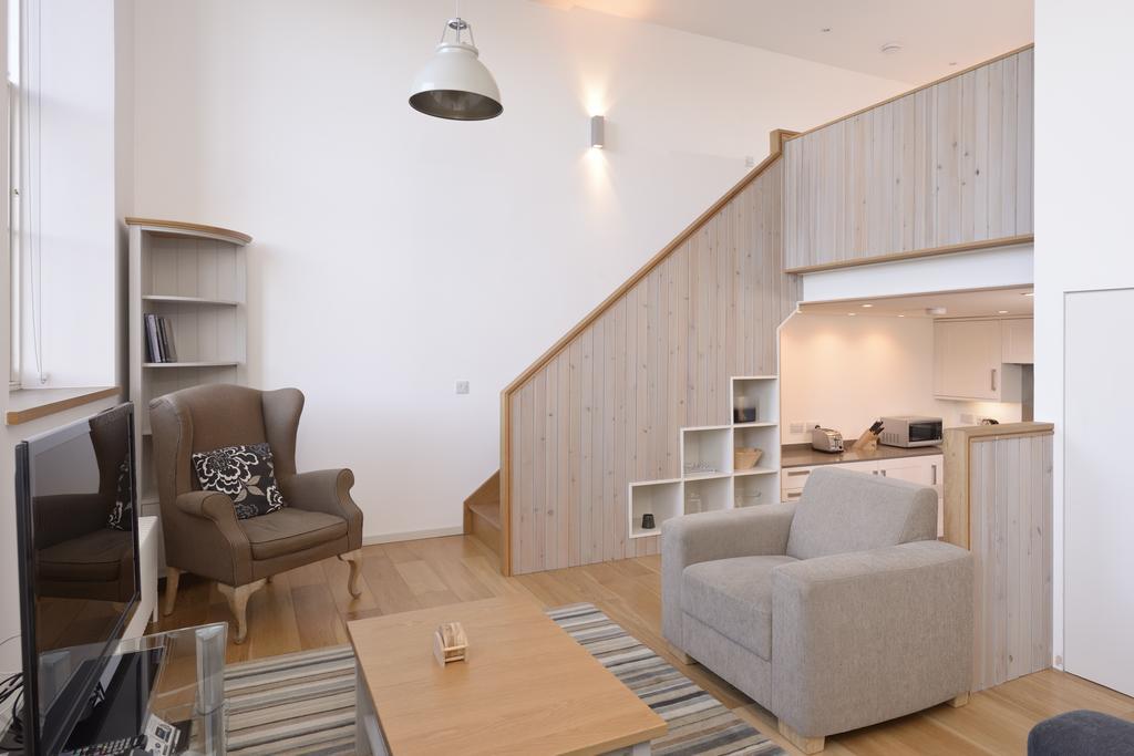 Appartamento Destiny Scotland - Broughton St Lofts Edimburgo Esterno foto