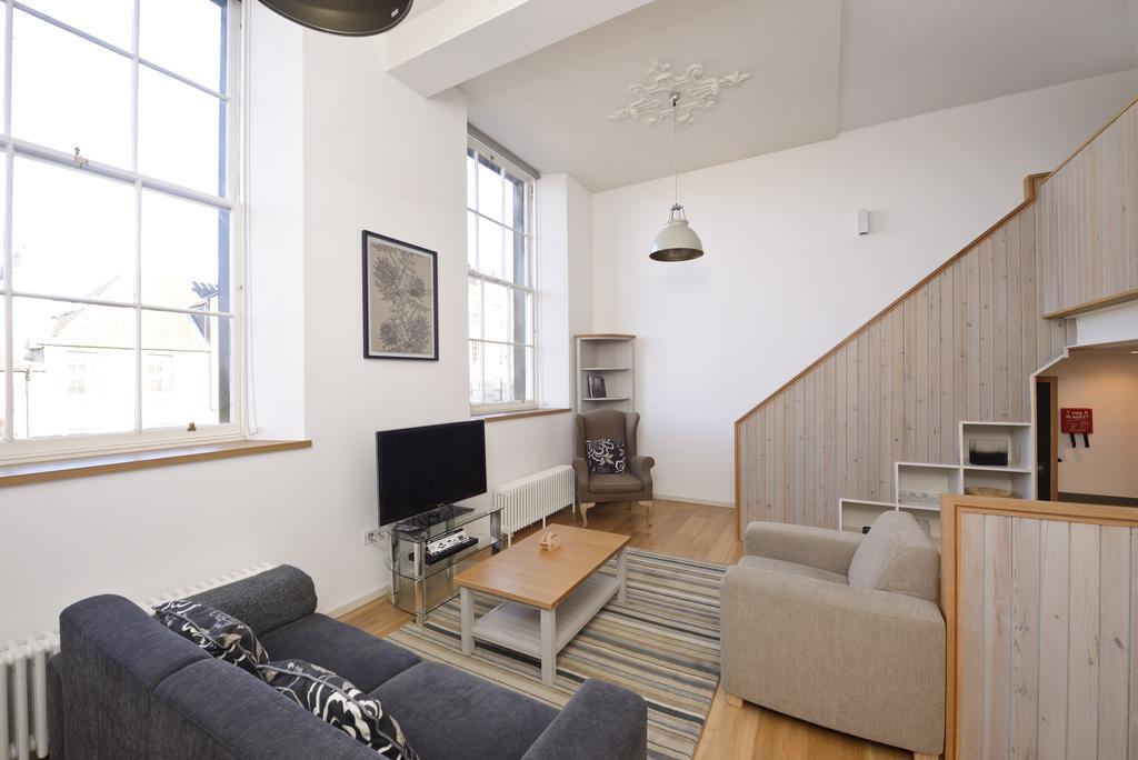 Appartamento Destiny Scotland - Broughton St Lofts Edimburgo Esterno foto